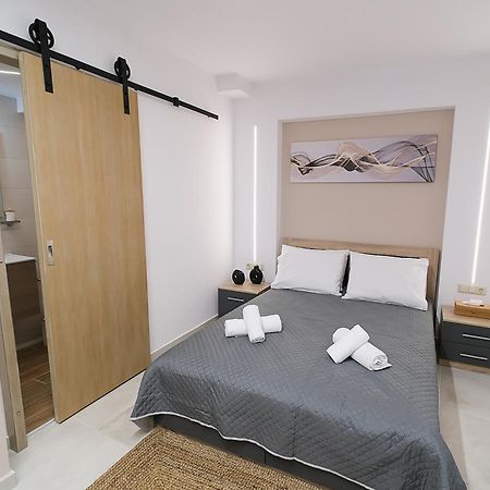 Duomo City Center Suites Candia Esterno foto